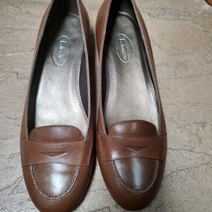 Never worn teena(vicuna brown) Talbots shoes